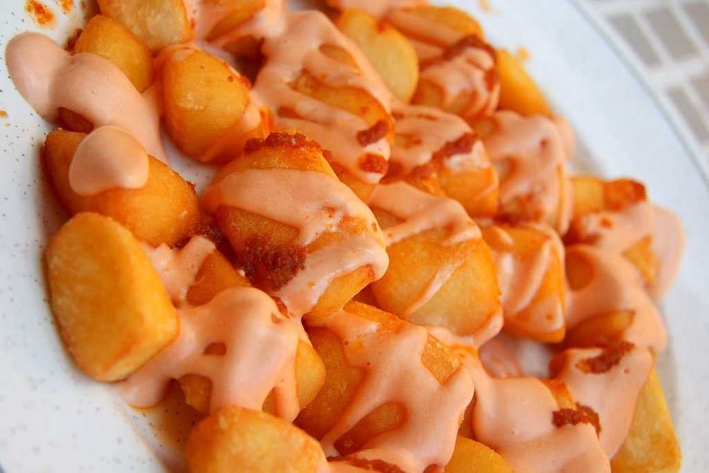 Patatas bravas en la Thermomix