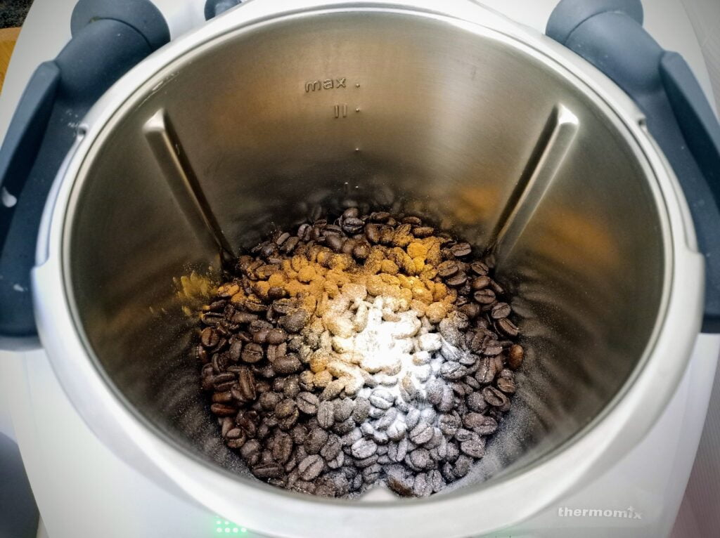 Granos de café con especias para darle un toque personal