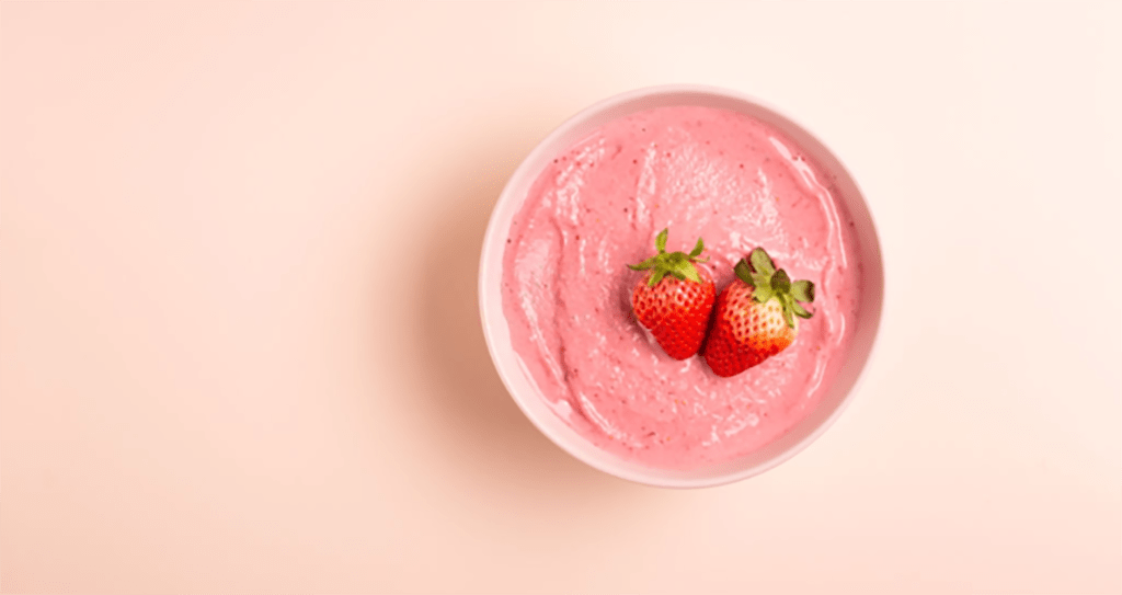 Mousse real food de queso fresco y fresas