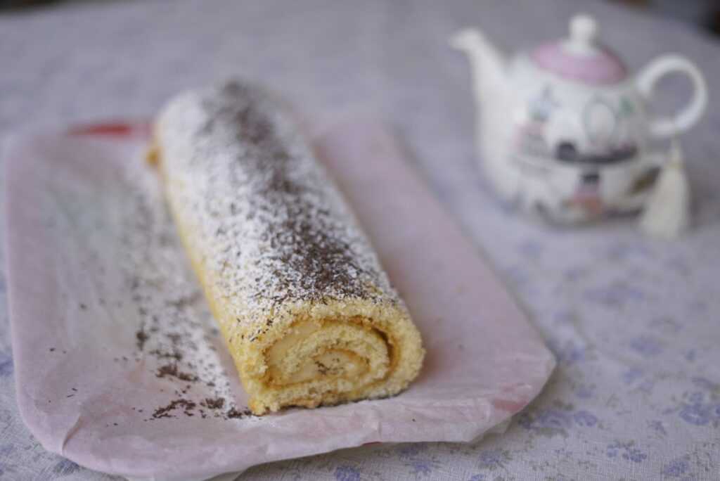 Brazo gitano relleno de crema pastelera en la Thermomix