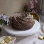 Bizcocho de chocolate en la thermomix aun sin decorar