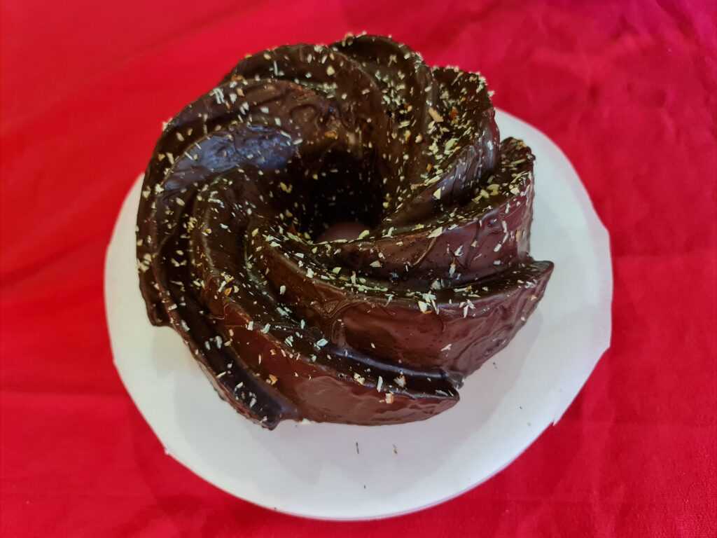 Bundt cake de zanahoria y chocolate en la thermomix