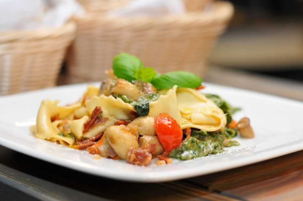 Pasta con verduras y albahaca en la Thermomix