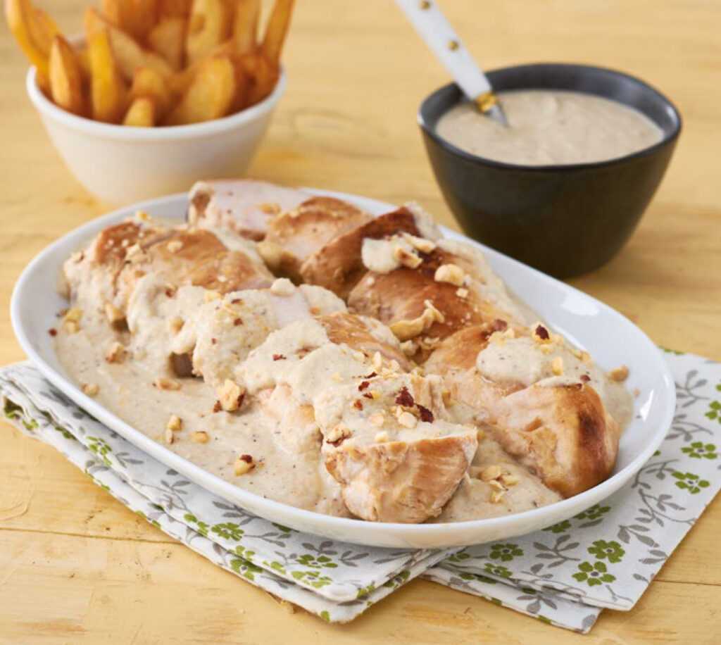 Pechuga de pollo con salsa de avellanas en la Thermomix