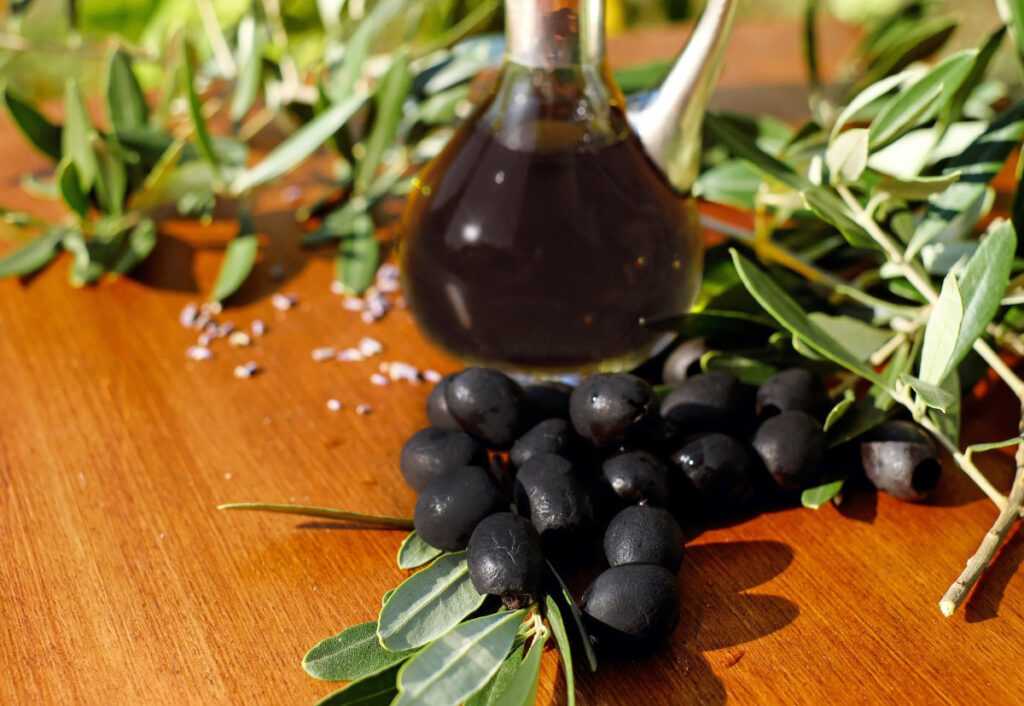 Aceite aromático con aceitunas negras en la Thermomix