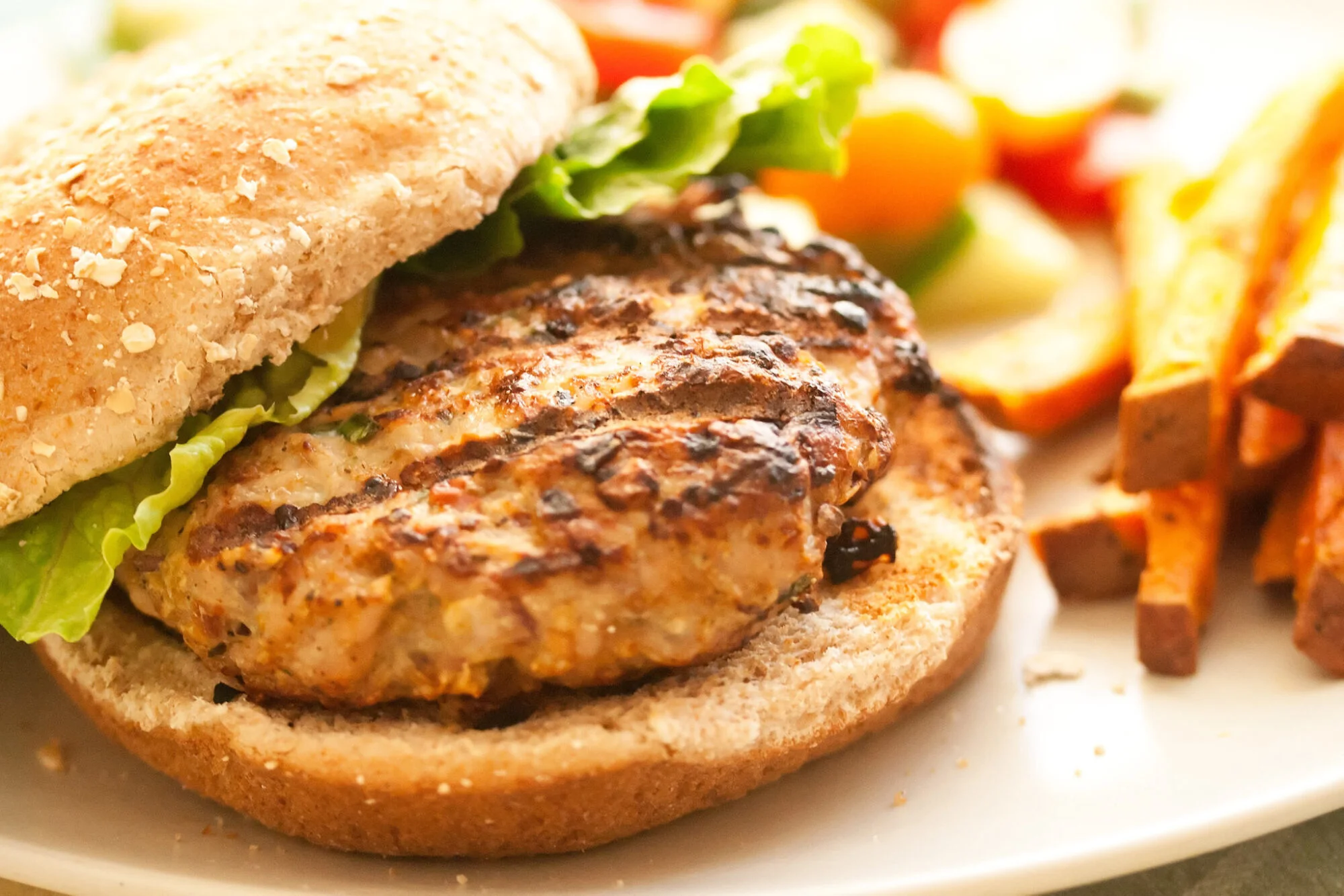 Hamburguesa de pollo y pavo al estilo mediterráneo con Thermomix