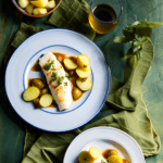 Merluza al vapor con patatas y salsa verde en la Thermomix