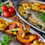 Bacalao a la portuguesa con patatas y fritada de pimientos