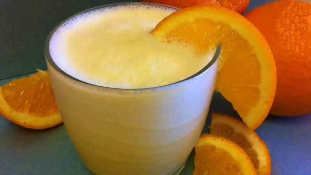 Falso yogur líquido de naranja