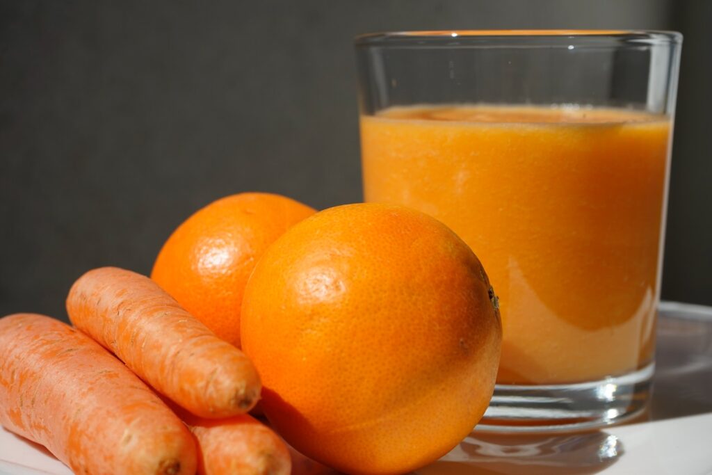 Zumo para la piel: naranja, zanahoria, apio y limón