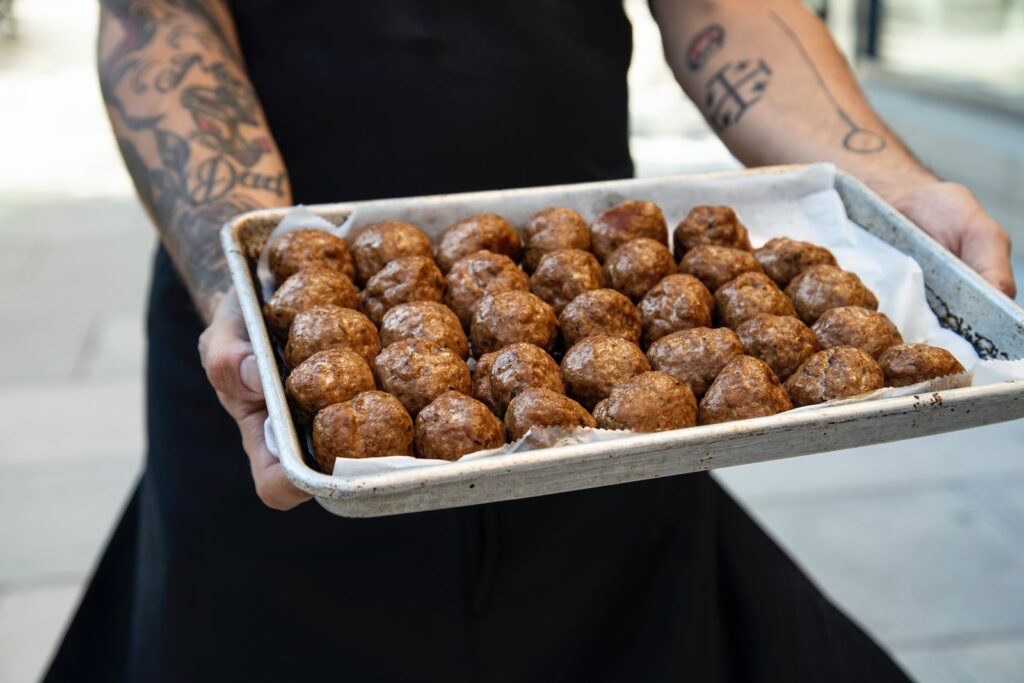 Horneamos las albóndigas Horneamos las albóndigas