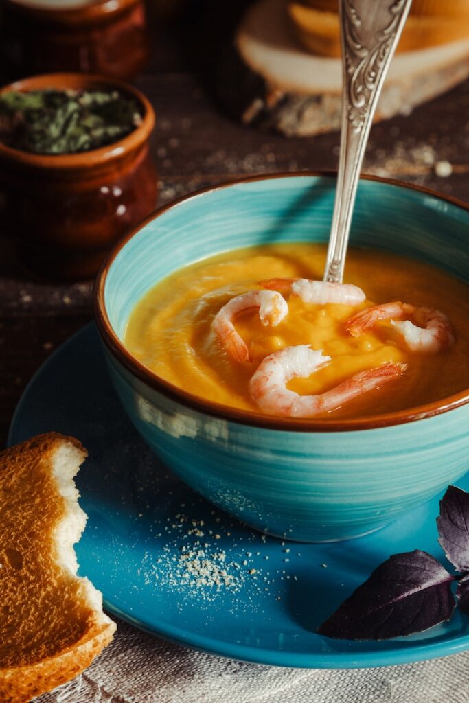 Crema de garbanzos con langostinos en la Thermomix